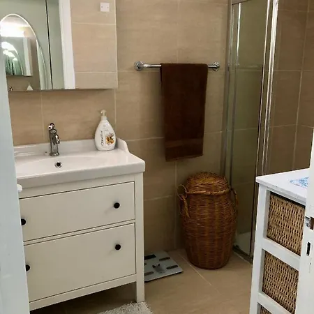 בית נופש Kato Drys Bungalow House לרנקה