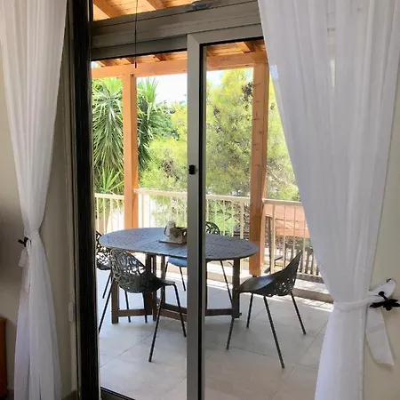 Kato Drys Bungalow House בית נופש *