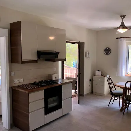 בית נופש Kato Drys Bungalow House *